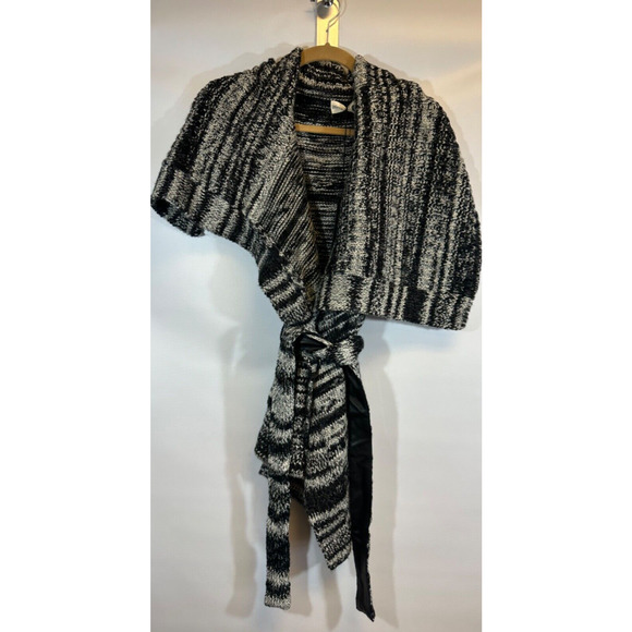 BLANKNYC Sweaters - NWT BlankNYC herringbone Print open front Sleeveless cardigan Belt Size M